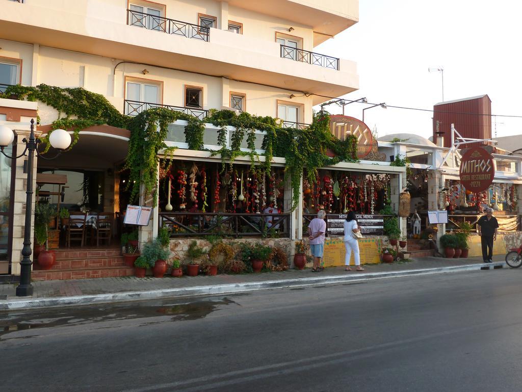 Mithos Apartments Agia Marina エクステリア 写真
